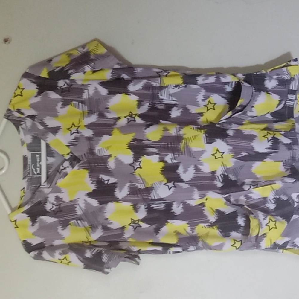 Nursing scrub top